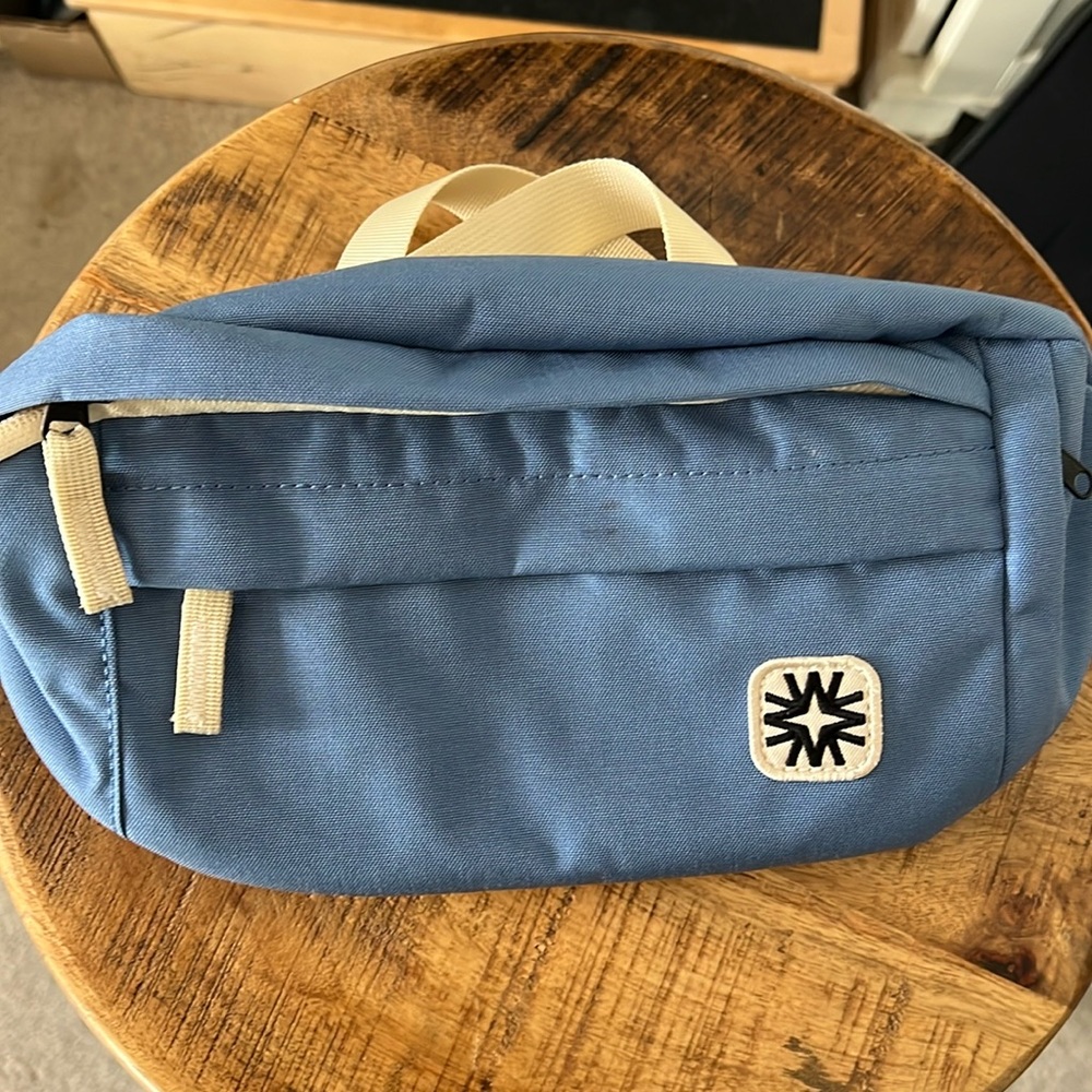 Walker Goods Louie Sling River - gently used, like new, smoke and pet free home